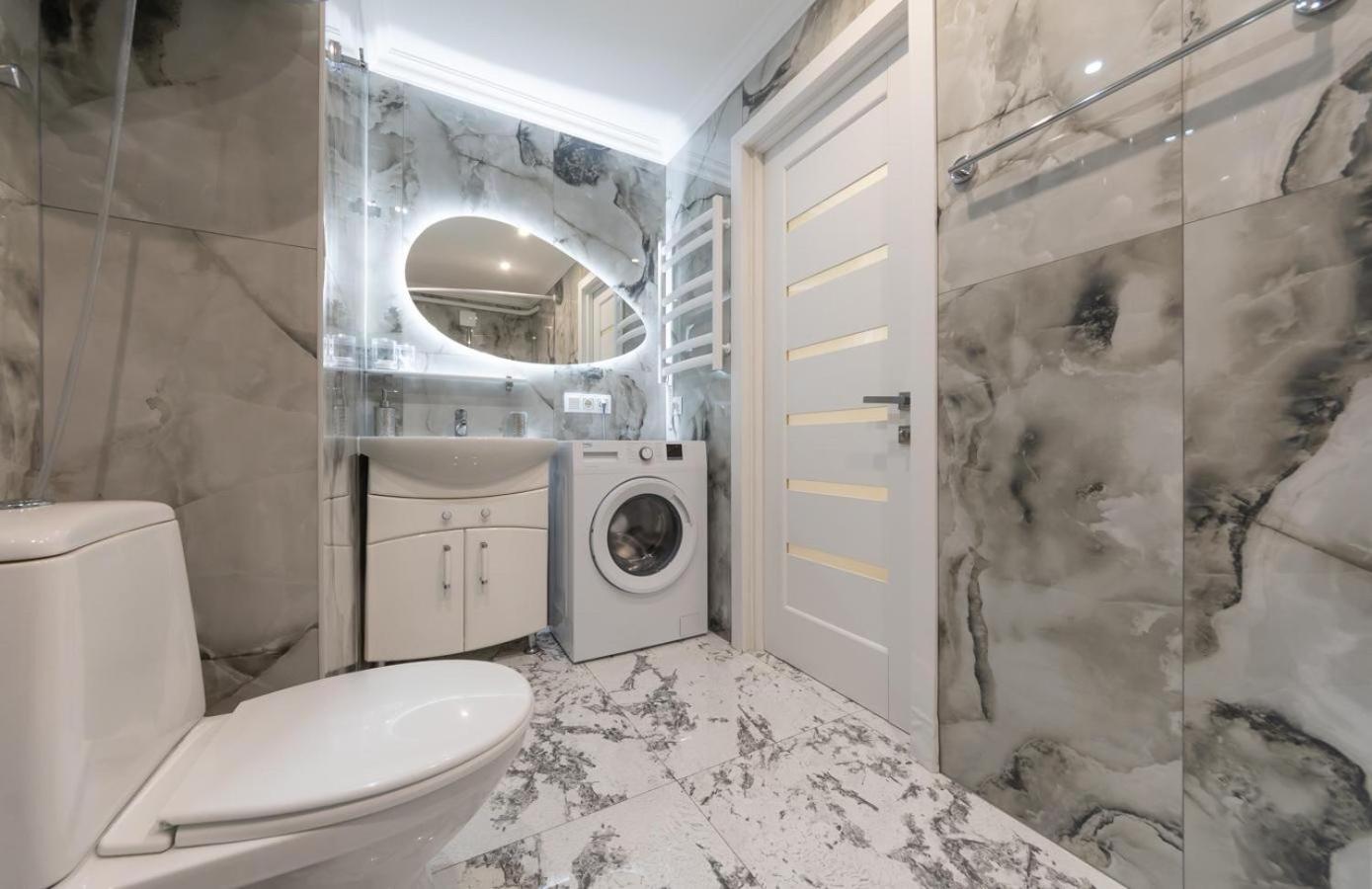 Flat 24 On Lesi Ukrainki 12 With 1 Bedroom كييف المظهر الخارجي الصورة