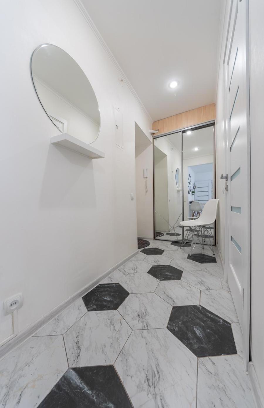 Flat 24 On Lesi Ukrainki 12 With 1 Bedroom كييف المظهر الخارجي الصورة