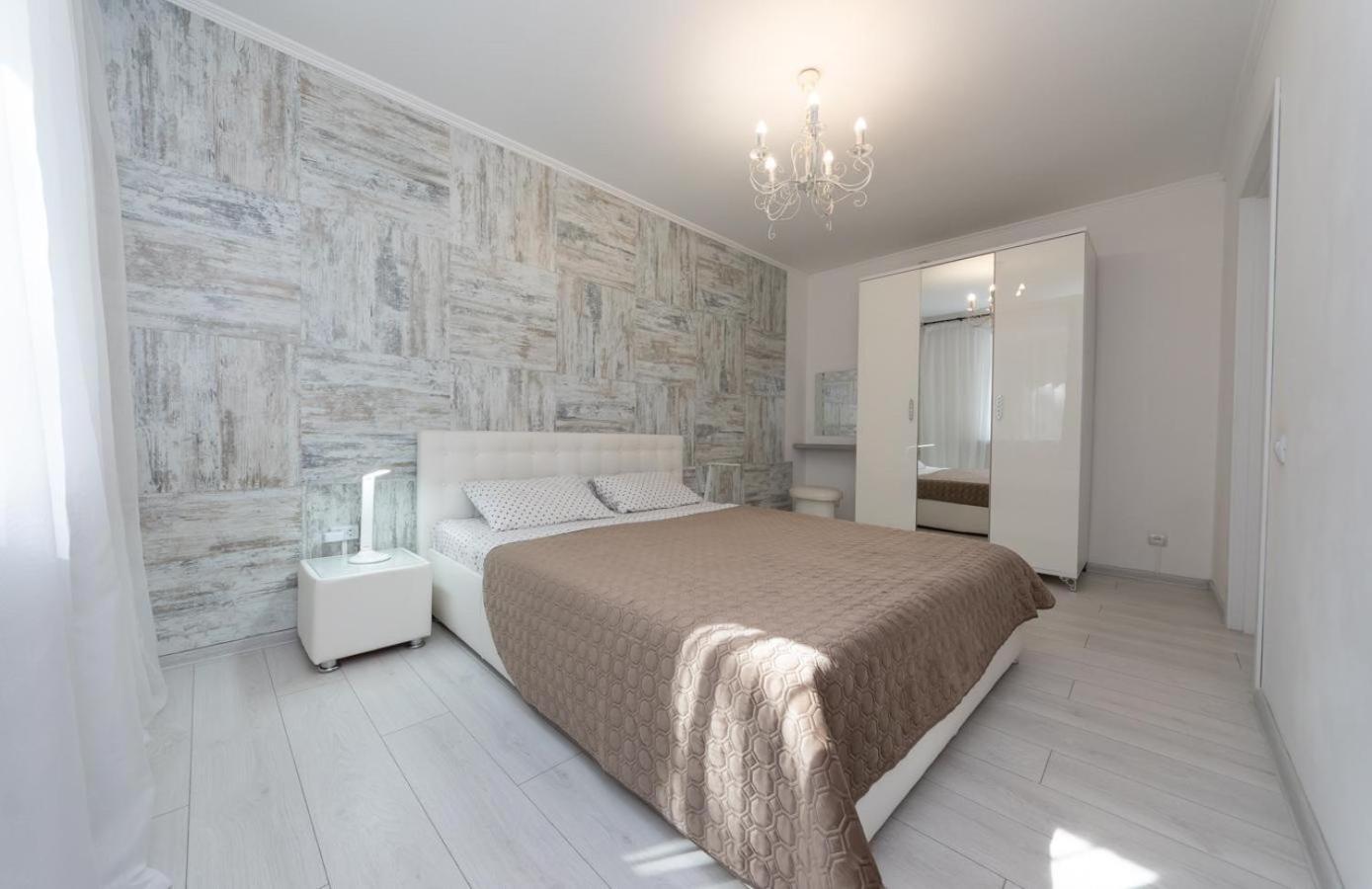 Flat 24 On Lesi Ukrainki 12 With 1 Bedroom كييف المظهر الخارجي الصورة