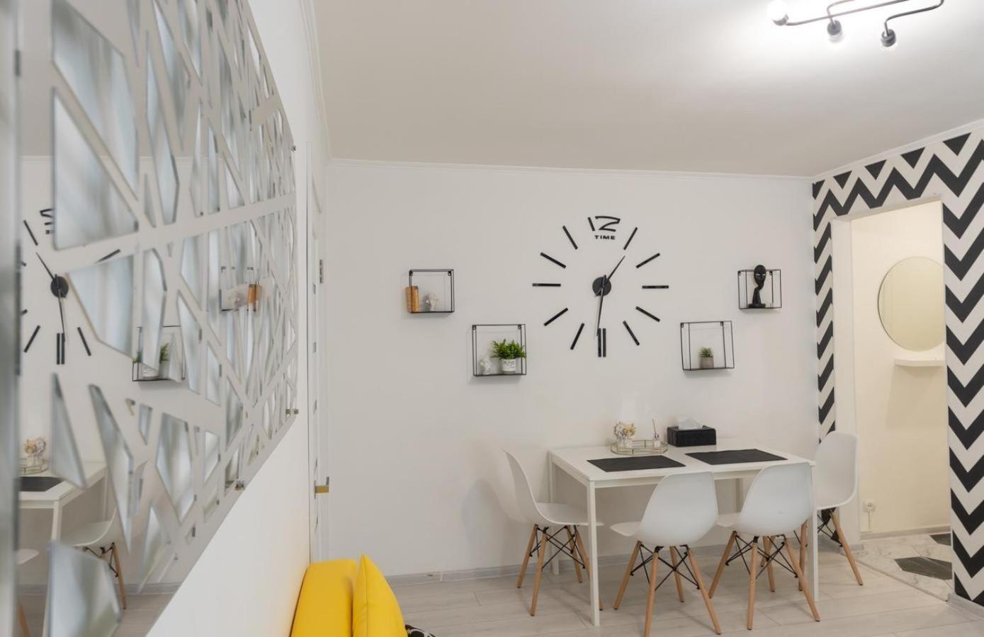 Flat 24 On Lesi Ukrainki 12 With 1 Bedroom كييف المظهر الخارجي الصورة