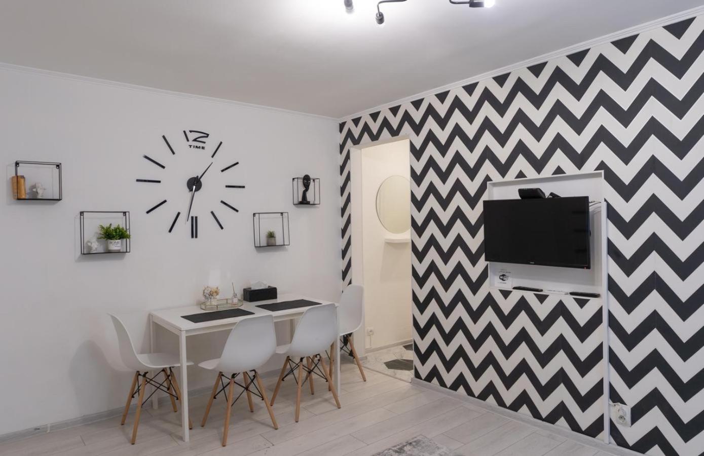Flat 24 On Lesi Ukrainki 12 With 1 Bedroom كييف المظهر الخارجي الصورة