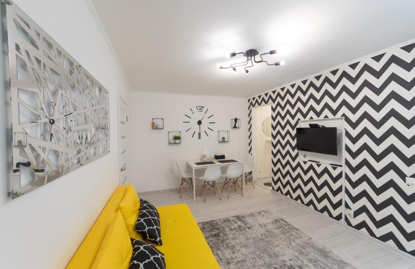 Flat 24 On Lesi Ukrainki 12 With 1 Bedroom كييف المظهر الخارجي الصورة